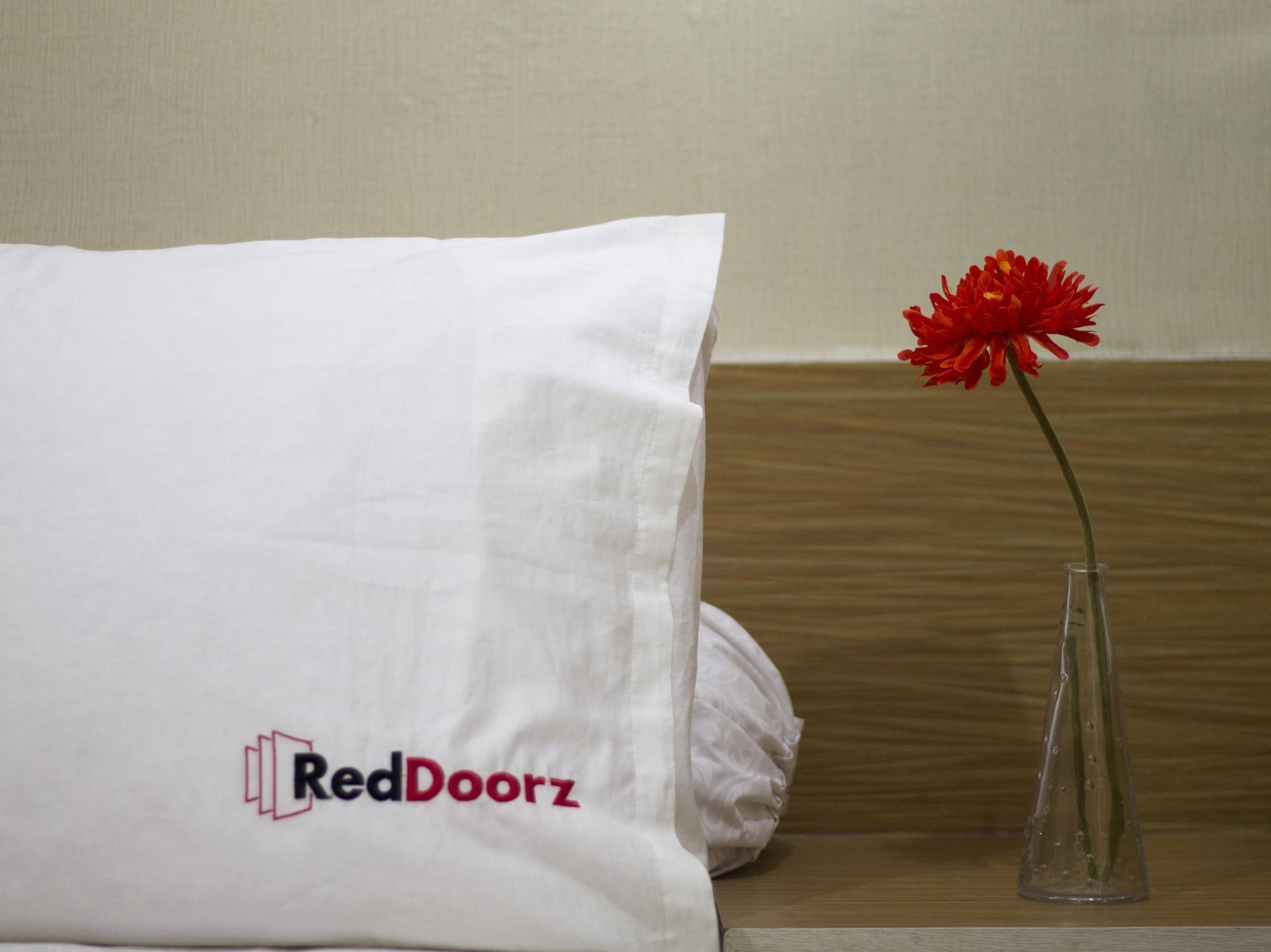 Reddoorz Plus @ Setiabudi Tengah Джакарта Екстер'єр фото